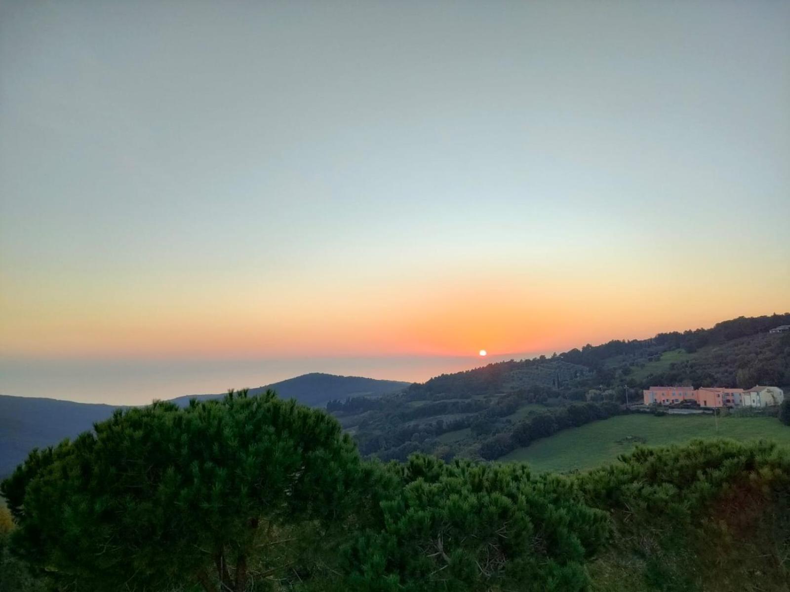 Vista Sulle Isole Dell'Arcipelago Toscano Nibbiaia Habitación foto